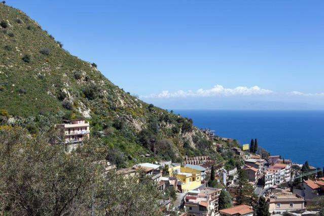 Carly & Dane Vacation House Taormina Esterno foto